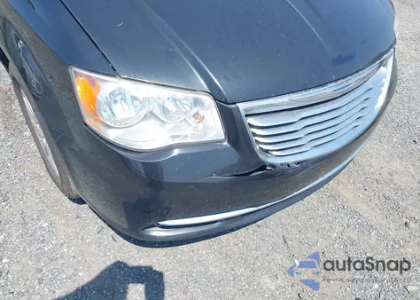 2014 Chrysler Town & Country Touring from USA, damaged, VIN 2C4RC1BG4ER217711